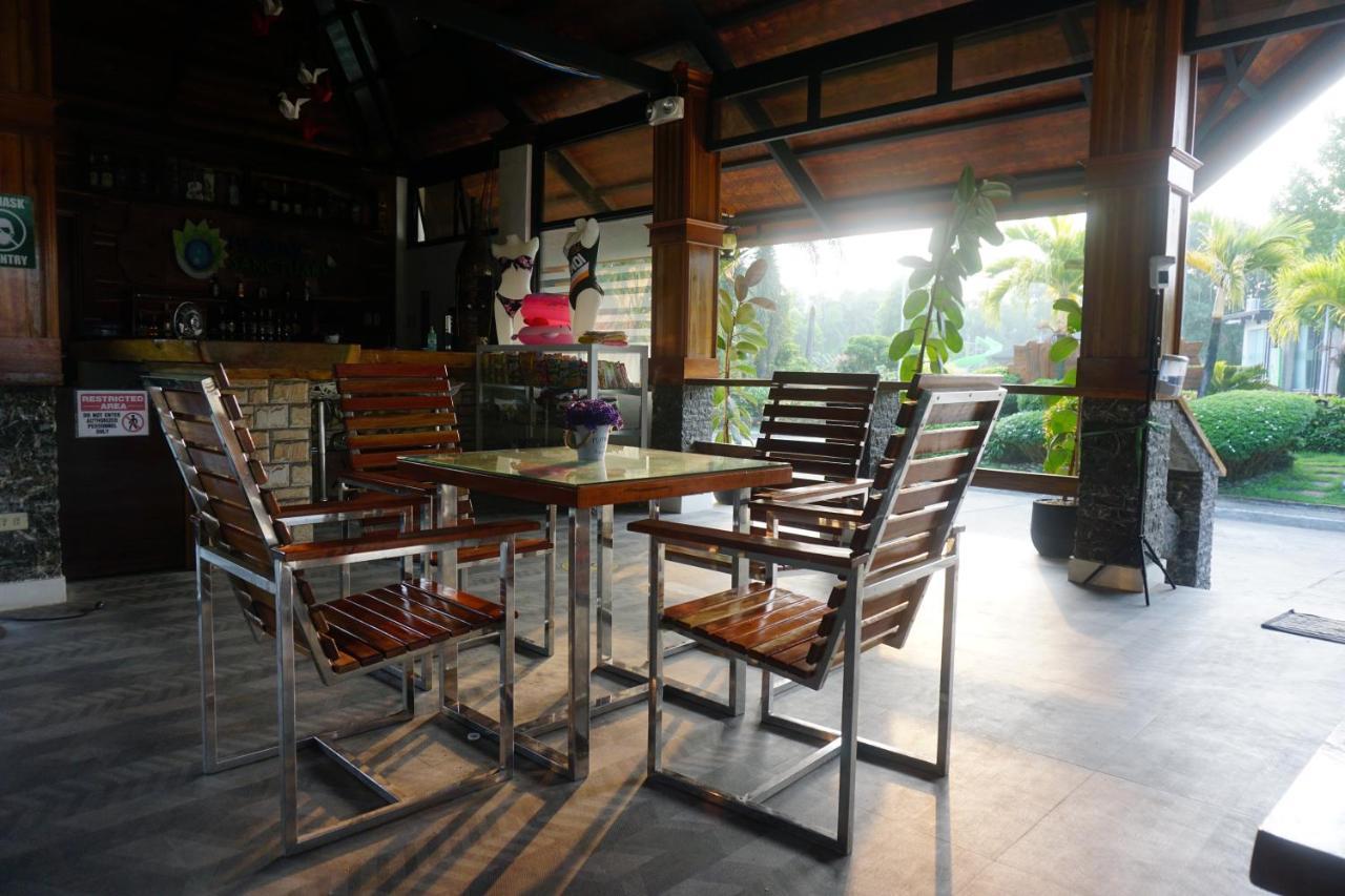 Floating Sanctuary Resort Powered By Cocotel Bulacan Extérieur photo