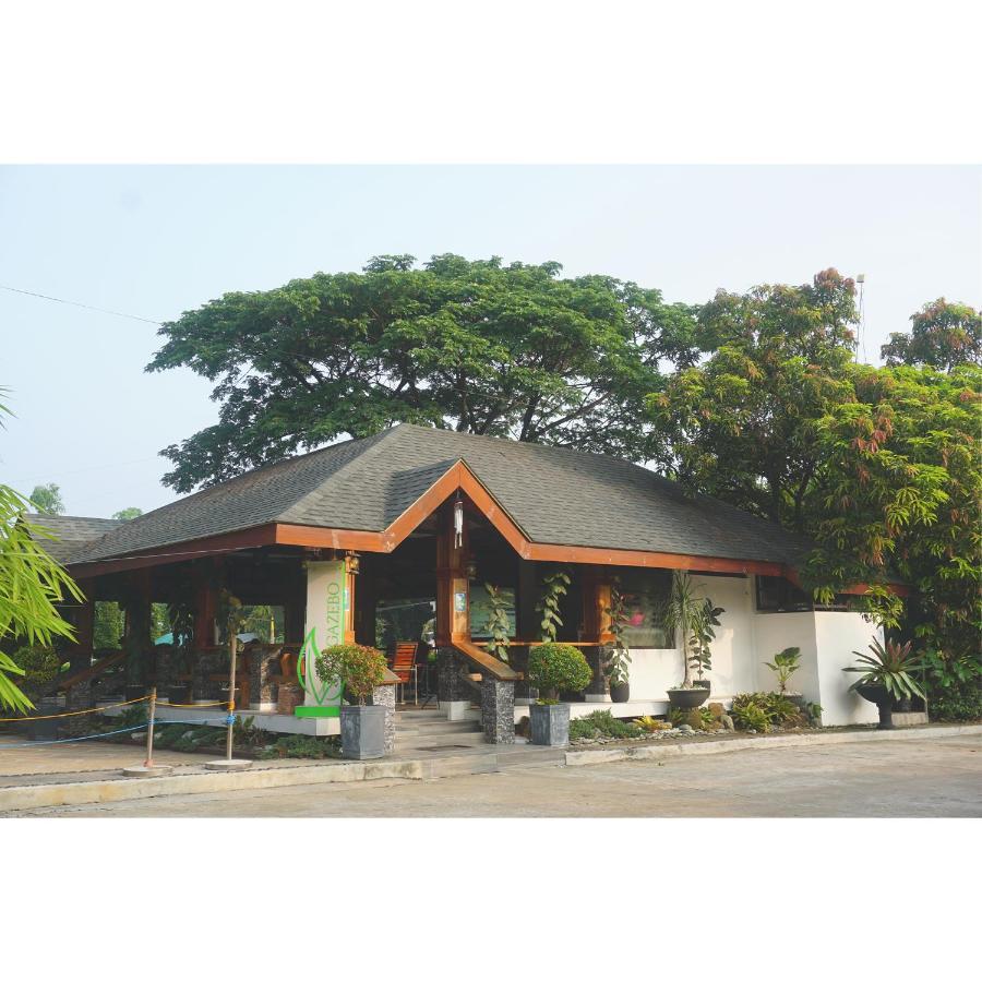 Floating Sanctuary Resort Powered By Cocotel Bulacan Extérieur photo
