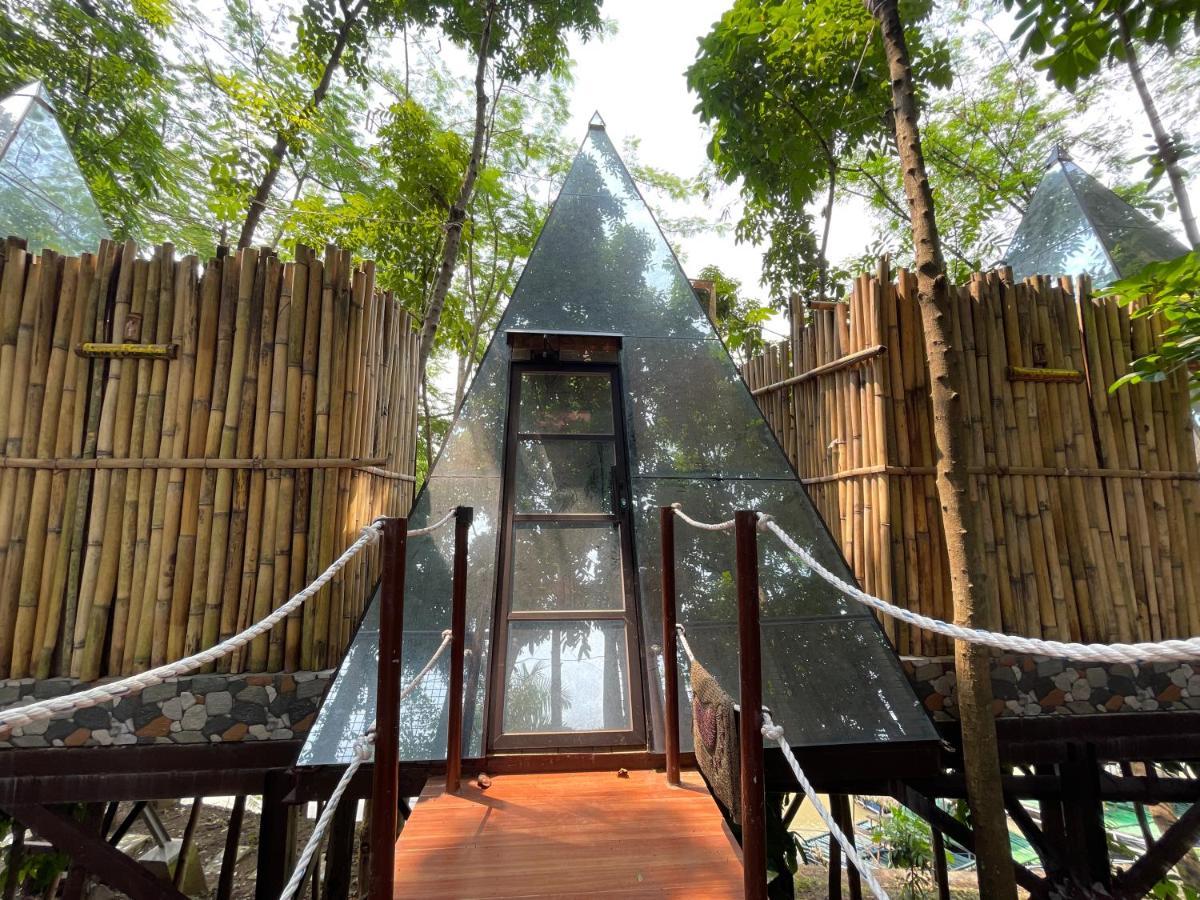 Floating Sanctuary Resort Powered By Cocotel Bulacan Extérieur photo